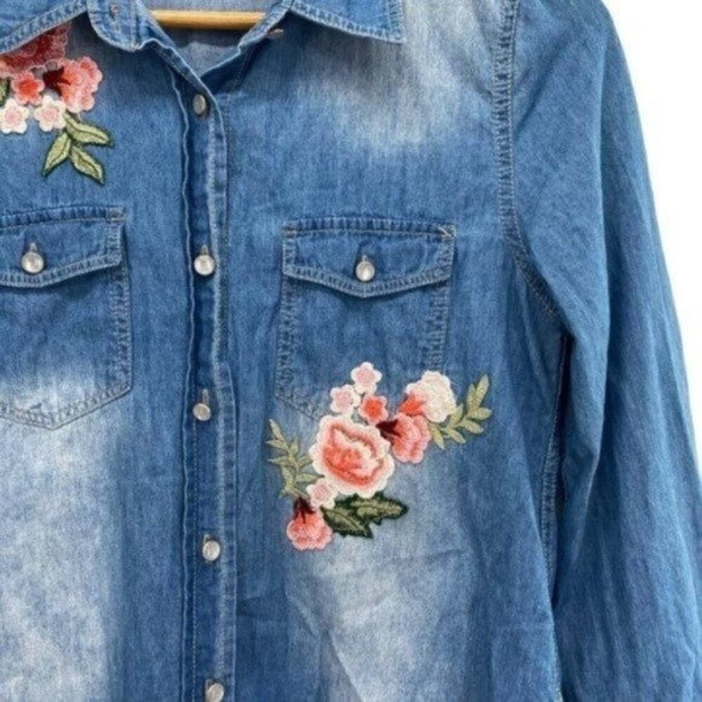 Lumiere Denim Embroidered Pearl Snap Shirt Western Cowgirl - Picture 4 of 11